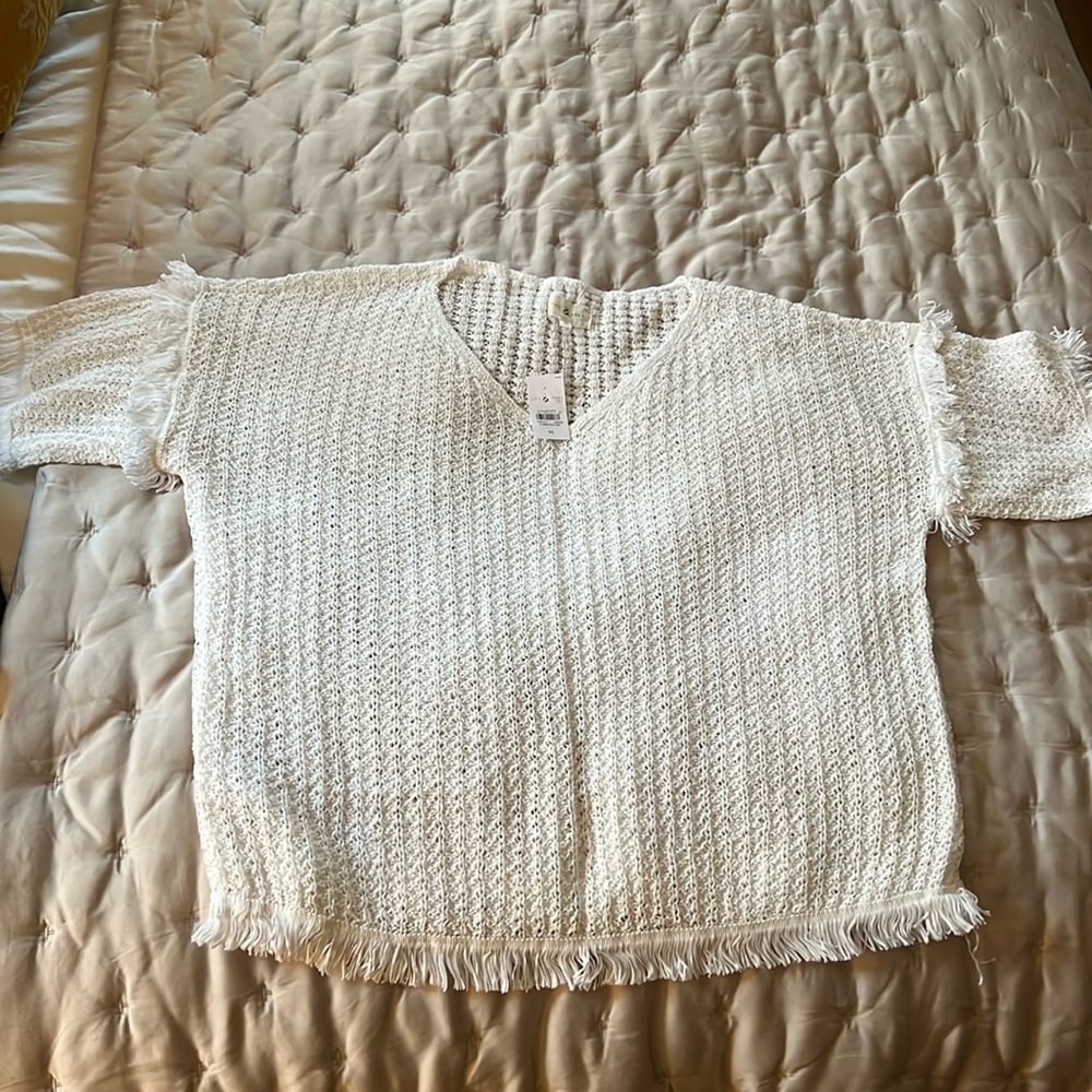 Lou Grey white pullover short sleeve sweater